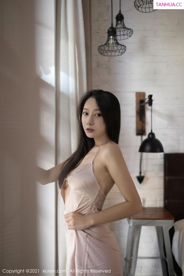 李猩一 猩一 [XiuRen]高清写真图 2021.09.28 No.4006 何嘉颖第8张图片
